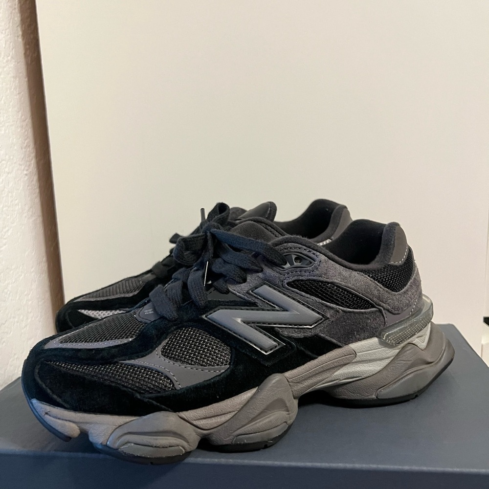 New Balance Black and Gray Lifestyle Shoes